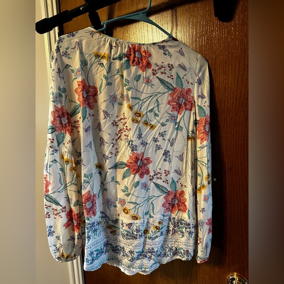 Old Navy Flowy Floral Blouse - Picture 2 of 3